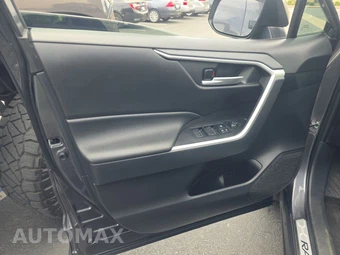 2025 Toyota RAV4 XLE - miniatura 9
