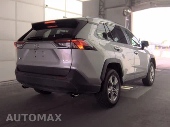 2025 Toyota RAV4 XLE - miniatura 5