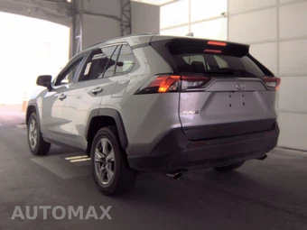 2025 Toyota RAV4 XLE - miniatura 8