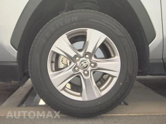 2025 Toyota RAV4 XLE - miniatura 9