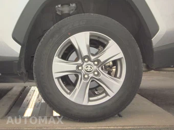 2025 Toyota RAV4 XLE – miniatura 12