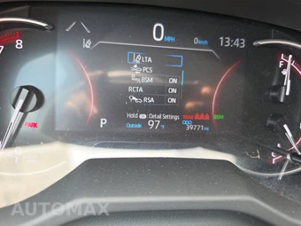 2025 Toyota RAV4 XLE – miniatura 18