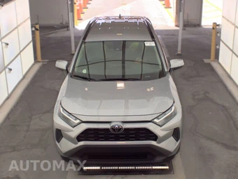 2025 Toyota RAV4 XLE – miniatura 2
