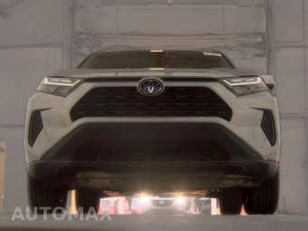 2025 Toyota RAV4 XLE – miniatura 3
