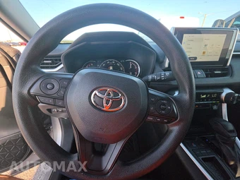 2025 Toyota RAV4 XLE - miniatura 16