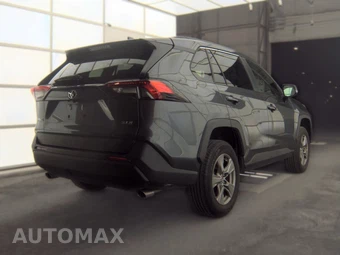 2025 Toyota RAV4 XLE - miniatura 5