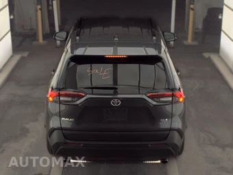 2025 Toyota RAV4 XLE - miniatura 6