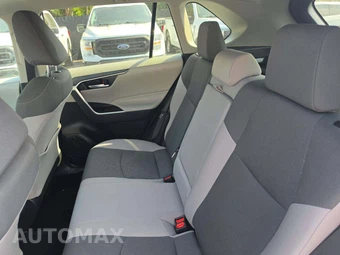 2025 Toyota RAV4 XLE - miniatura 10