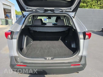 2025 Toyota RAV4 XLE - miniatura 11