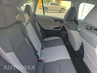 2025 Toyota RAV4 XLE - miniatura 13