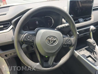 2025 Toyota RAV4 XLE - miniatura 10