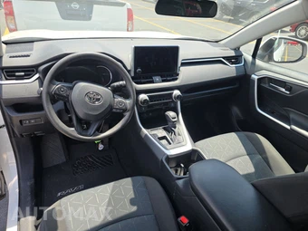 2025 Toyota RAV4 XLE - miniatura 11