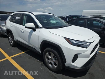2025 Toyota RAV4 XLE - miniatura 3