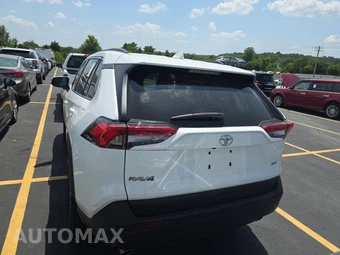 2025 Toyota RAV4 XLE - miniatura 5