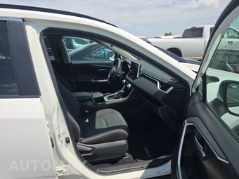 2025 Toyota RAV4 XLE - miniatura 8