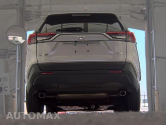 2025 Toyota RAV4 XLE - miniatura 7