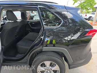 2025 Toyota RAV4 XLE – miniatura 10