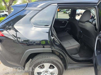 2025 Toyota RAV4 XLE – miniatura 13
