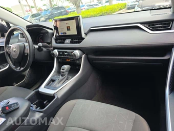 2025 Toyota RAV4 XLE – miniatura 16