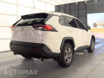 2025 Toyota RAV4 XLE - miniatura 5