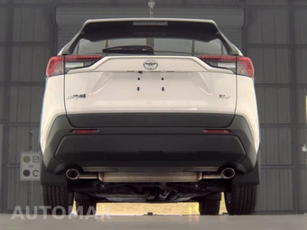 2025 Toyota RAV4 XLE - miniatura 7