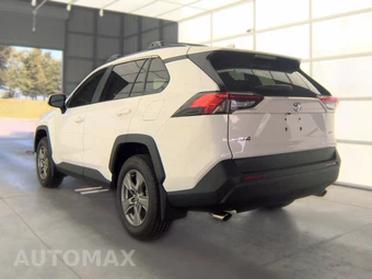 2025 Toyota RAV4 XLE - miniatura 8