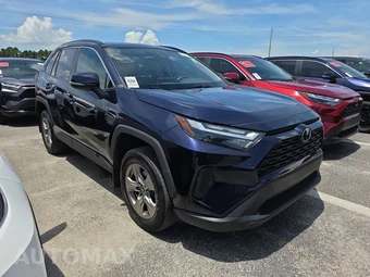 2025 Toyota RAV4 XLE - miniatura 3