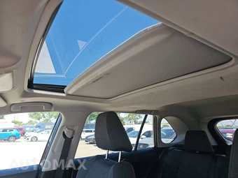 2025 Toyota RAV4 XLE - miniatura 14