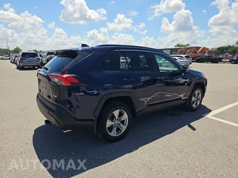 2025 Toyota RAV4 XLE - miniatura 4