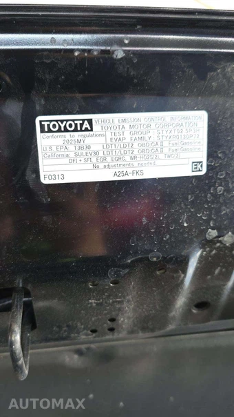 2025 Toyota RAV4 XLE - miniatura 17