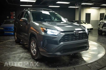 2025 Toyota RAV4 XLE - miniatura 5
