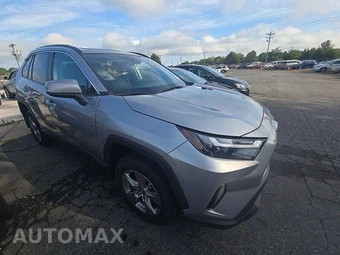 2025 Toyota RAV4 XLE - miniatura 3