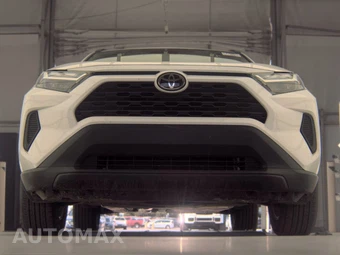 2025 Toyota RAV4 XLE - miniatura 3