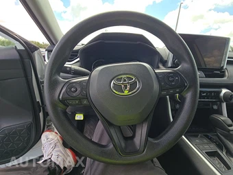 2025 Toyota RAV4 XLE – miniatura 16