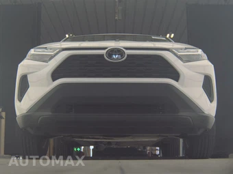 2025 Toyota RAV4 XLE – miniatura 3