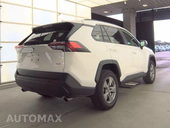 2025 Toyota RAV4 XLE – miniatura 5