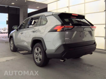 2025 Toyota RAV4 XLE - miniatura 8