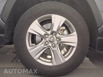 2025 Toyota RAV4 XLE - miniatura 10
