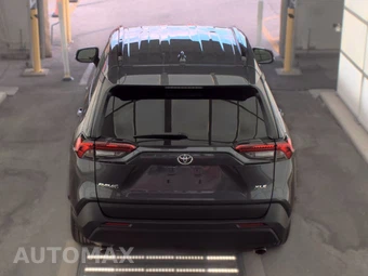 2025 Toyota RAV4 XLE - miniatura 6