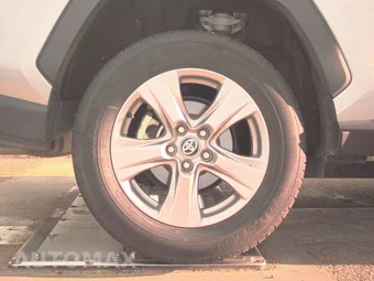 2025 Toyota RAV4 XLE – miniatura 11