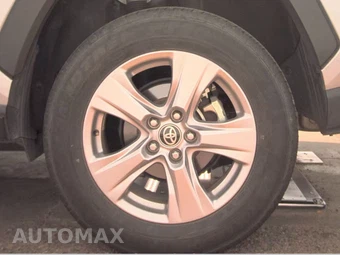 2025 Toyota RAV4 XLE – miniatura 12