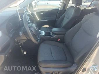 2025 Toyota RAV4 XLE – miniatura 13