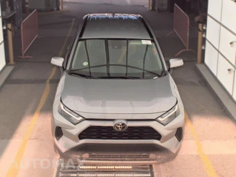 2025 Toyota RAV4 XLE – miniatura 2