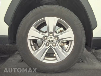 2025 Toyota RAV4 XLE - miniatura 10