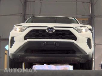 2025 Toyota RAV4 XLE - miniatura 3