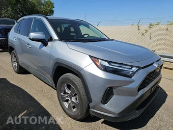 2025 Toyota RAV4 XLE – miniatura 3