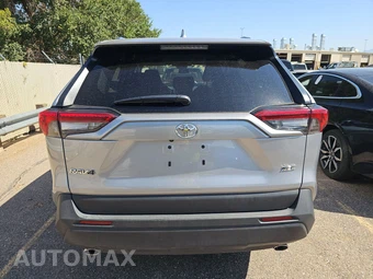 2025 Toyota RAV4 XLE – miniatura 5