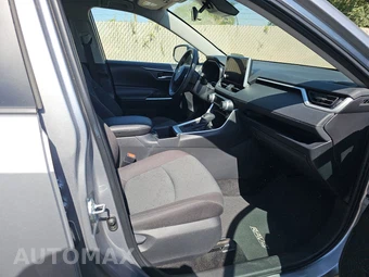 2025 Toyota RAV4 XLE – miniatura 8