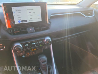 2025 Toyota RAV4 XLE - miniatura 11