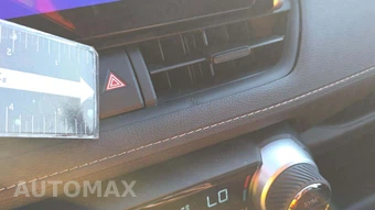2025 Toyota RAV4 XLE - miniatura 21